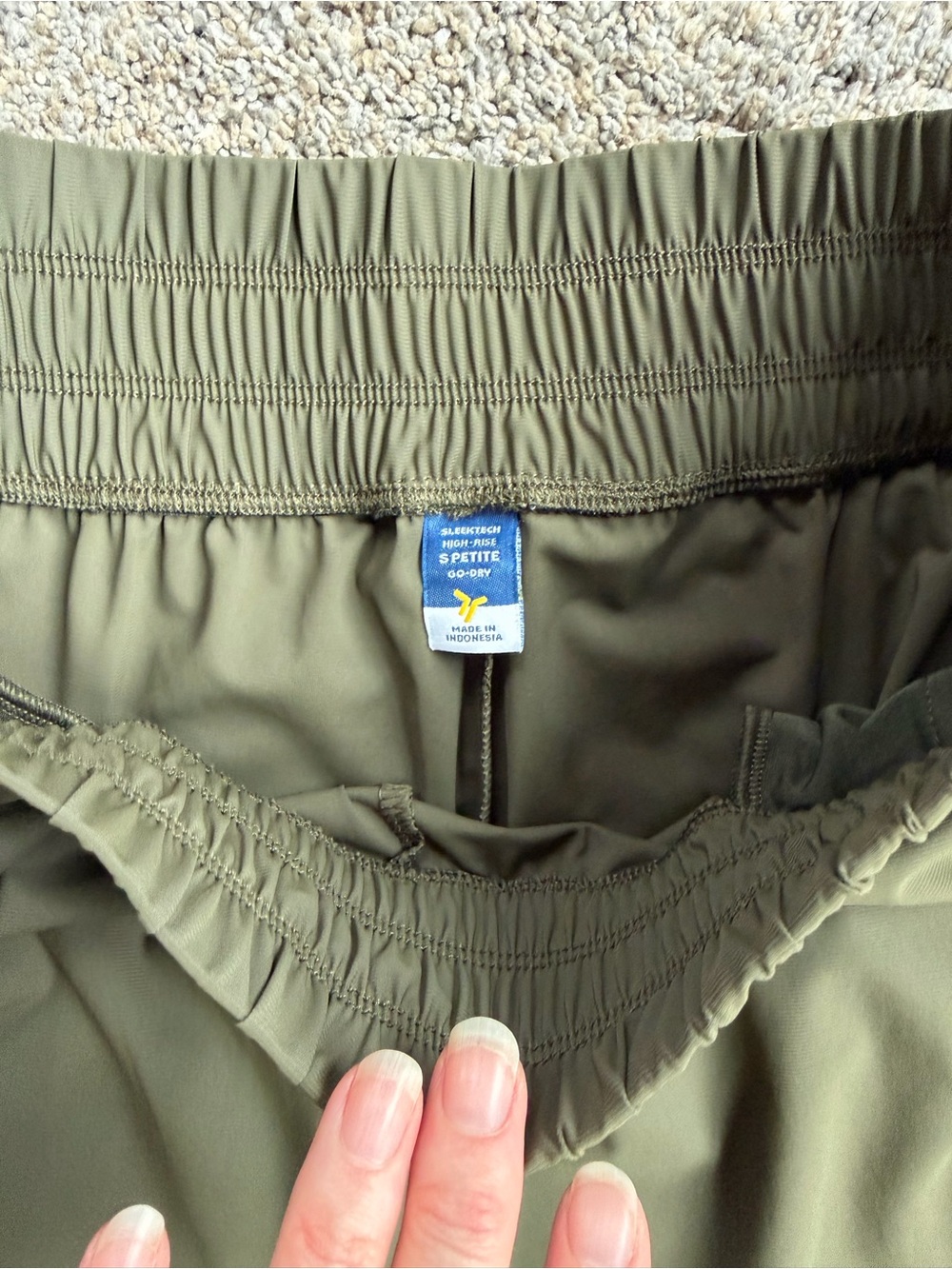 NWOT Old Navy high waisted Sleek Tech barrel ankle pant, ancient forest color - Picture 7 of 8